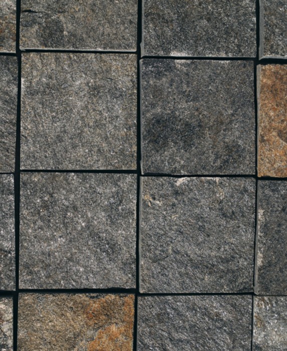 Grey / Black 100 * 100mm “Cut” Setts. 1 to 2 and 2 to 4cm thick 